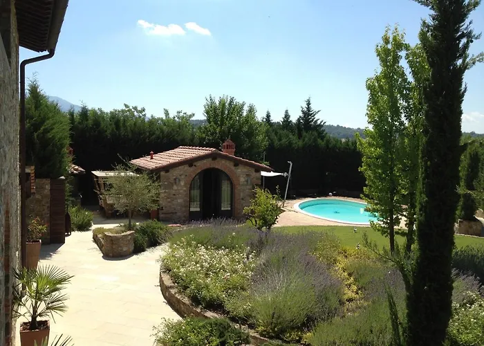 In Con Piscina - Mhateria Relais Rignano sullʼArno