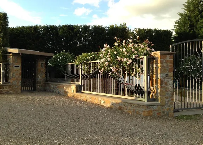 In Con Piscina - Mhateria Relais