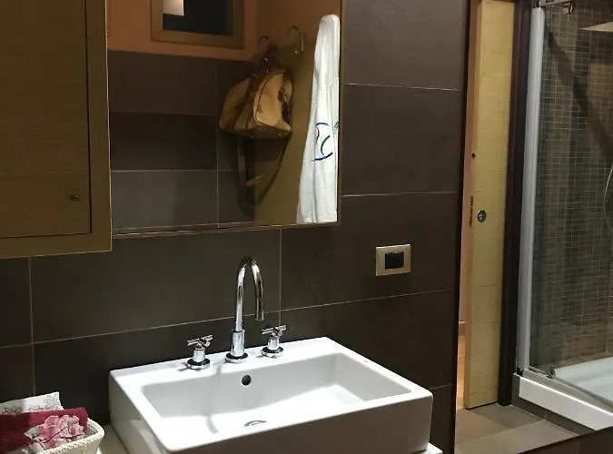 In Con Piscina - Mhateria Relais Rignano sullʼArno